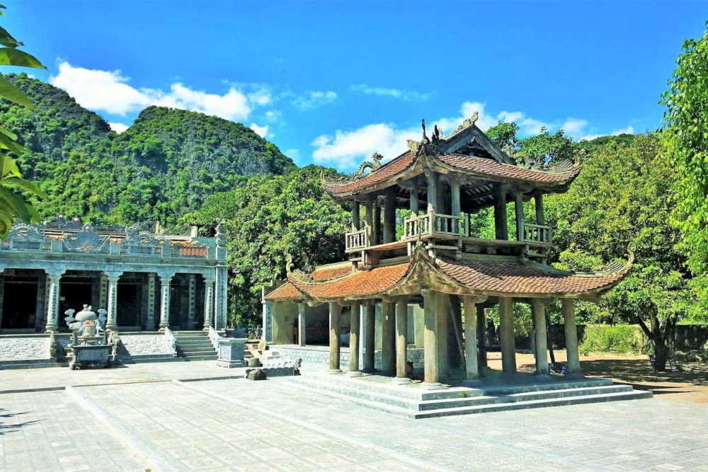A place of deep cultural and historical significance, commemorating the heroic deeds of Vietnam’s past